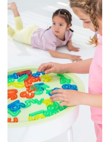 Números traslúcidos colores