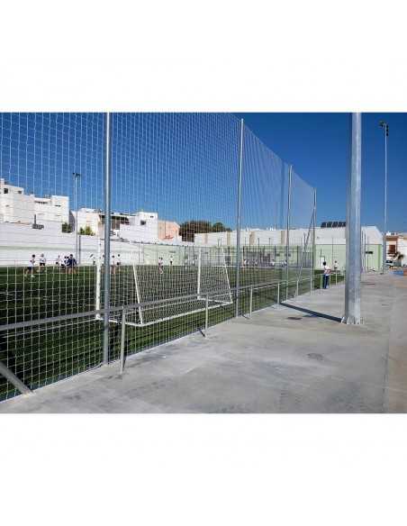 Poste metálico galvanizado 6m para red protección sin botes