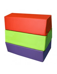 Plinton desmontable piramidal de espuma -tres piezas- 100x60x90cm